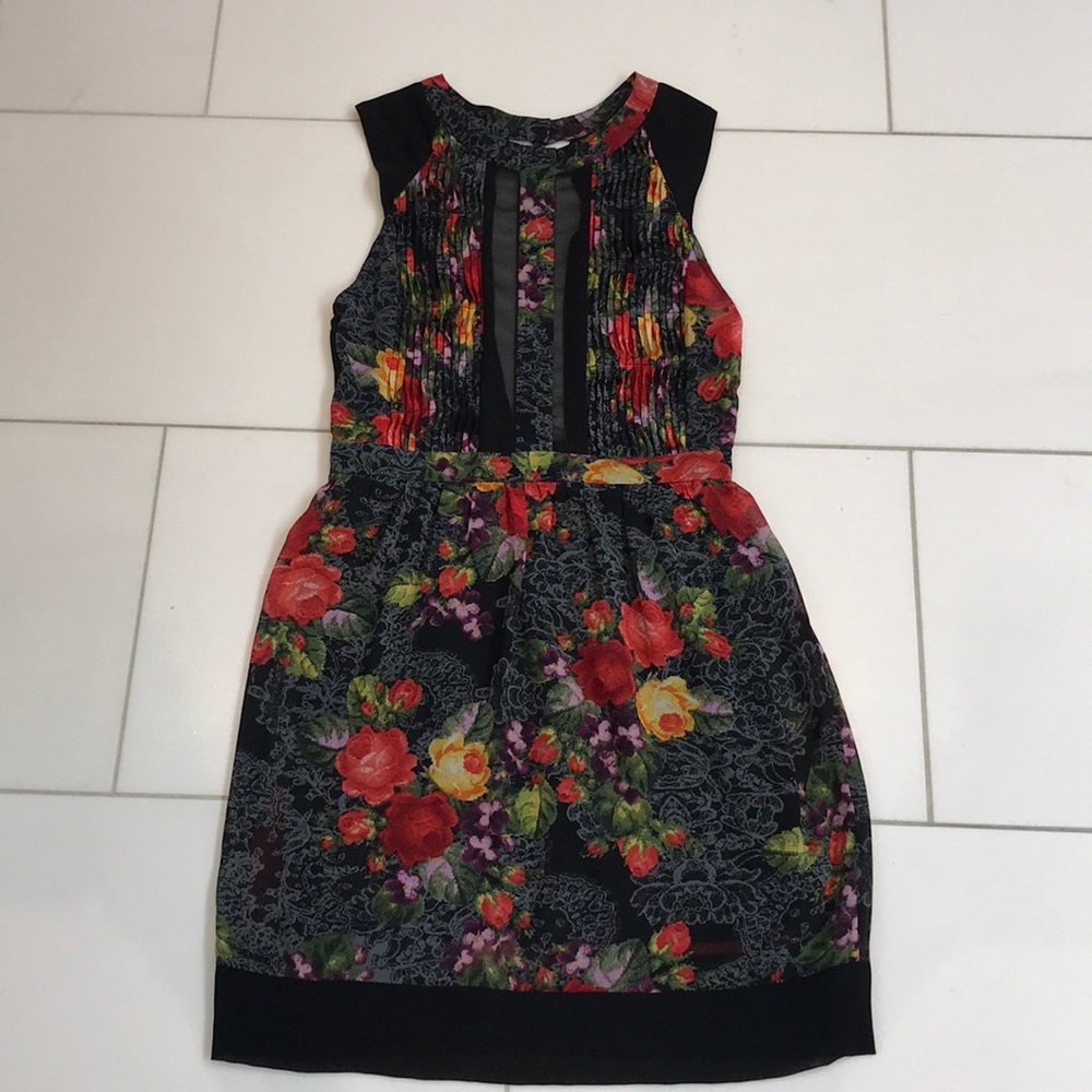 Sleeveless Floral dress